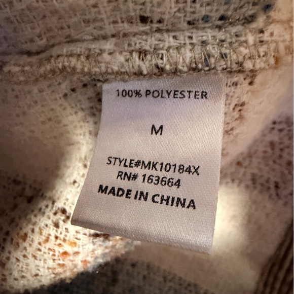 Cozy Plaid Sherpa Jacket w/ Corduroy Trim – Soft Fluffy Shacket Style (M) - Picture 9 of 9